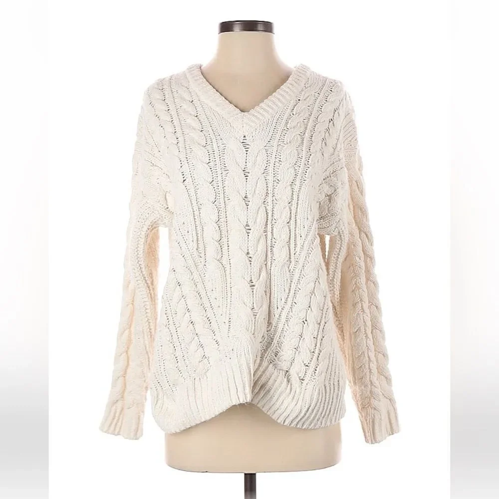 Universal Thread Cream Cable Knit Sweater XS